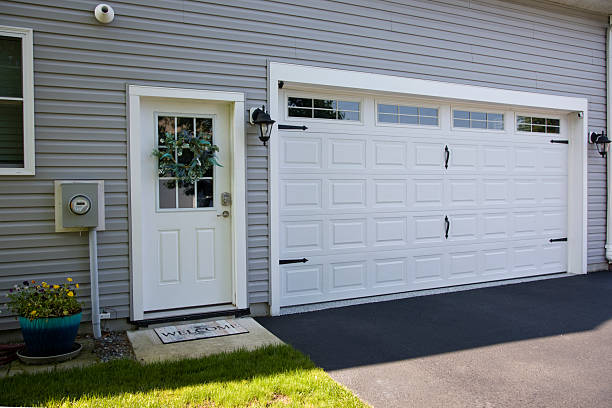 24/7 Emergency Garage Door Panel Replacement experts in Hall County County, NE